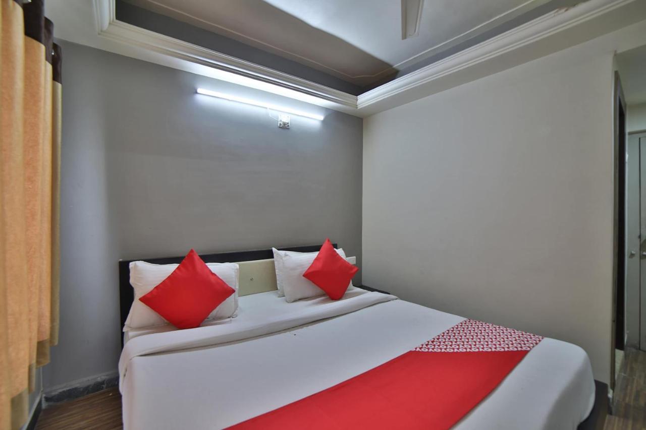 Oyo 41929 Hotel Loyal Residency Jāmnagar Dış mekan fotoğraf